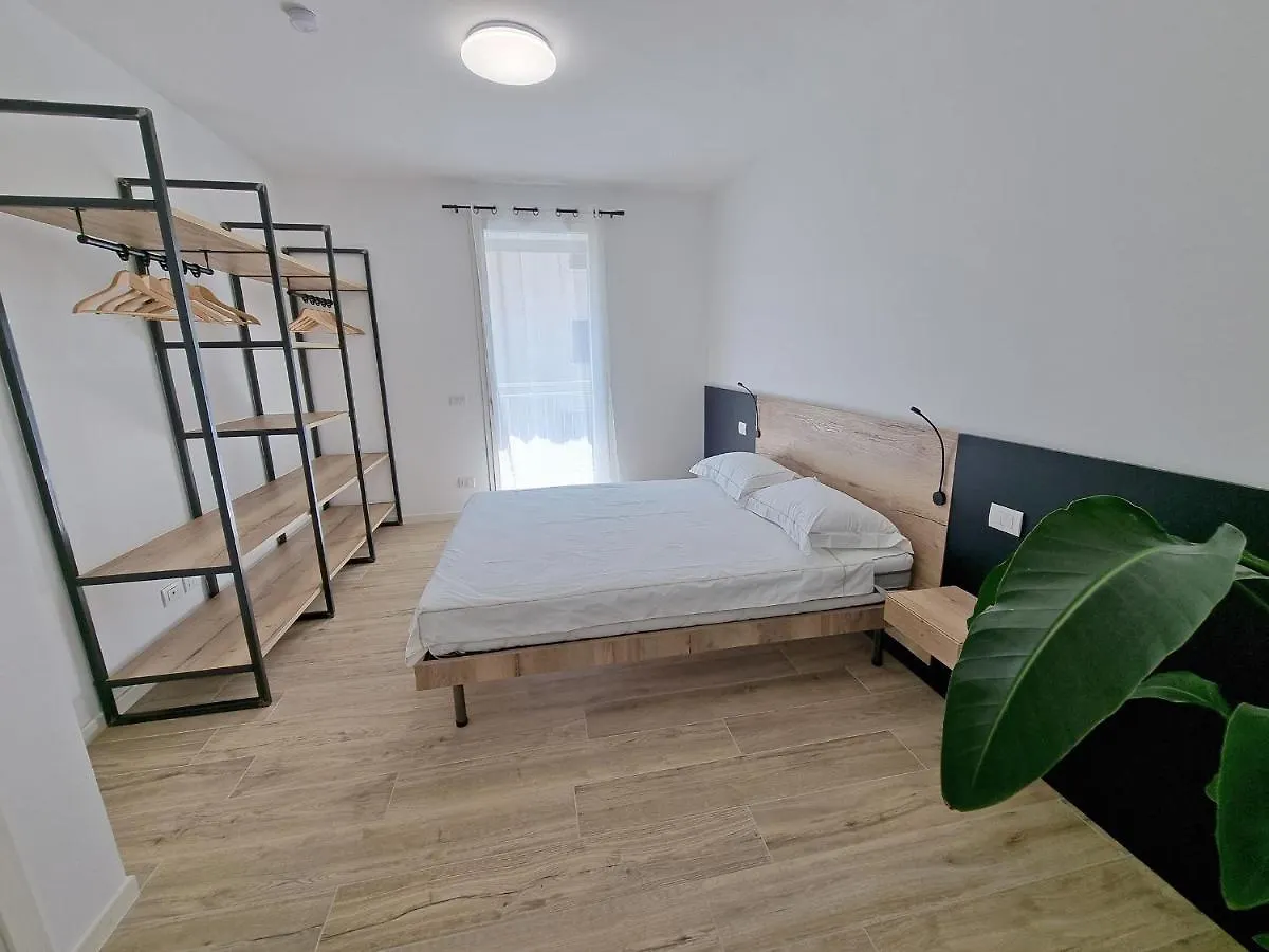 Pao Apartment - コステロマーノ イタリア